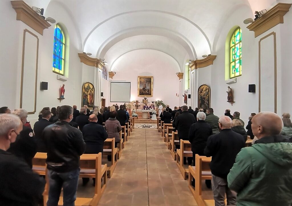 Sveta misa zadušnica u crkvi svetog Vendelina u Jarmini